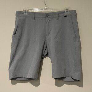 Travis Mathew Hefner 2.0 Performance Golf Shorts Flat Front Gray Size 34
